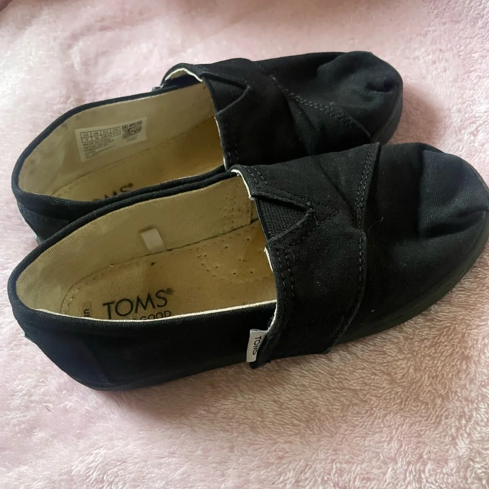 TOMS Black Kids Moccasins
